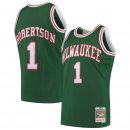 Milwaukee Bucks Oscar Robertson Mitchell & Ness Green Hardwood Classics 1971-72 Swingman Jersey