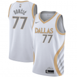 Maillot Dallas Mavericks Luka Doncic Nike White 2020/21