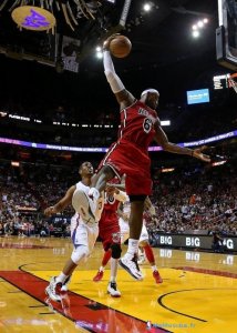 Maillot NBA Pas Cher Miami Heat LeBron James 6 Retro Rouge