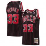 Chicago Bulls Scottie Pippen Mitchell & Ness Black Hardwood Classics 1995-96 Swingman Jersey