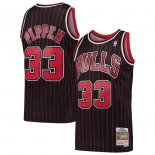 Chicago Bulls Scottie Pippen Mitchell & Ness Black Hardwood Classics 1995-96 Swingman Jersey