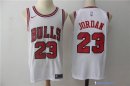 Maillot NBA Pas Cher Chicago Bulls Michael Jordan 23 Blanc Association2017/18