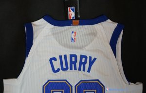 Maillot NBA Pas Cher Golden State Warriors Stephen Curry 30 Retro Blanc 2017/18