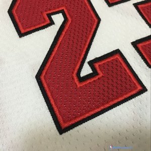 Maillot NBA Pas Cher Chicago Bulls Junior Michael Jordan 23 Blanc 2017/18