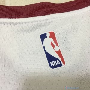 Maillot NBA Pas Cher Cleveland Cavaliers Dwyane Wade 9 Blanc Association 2017/18