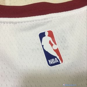 Maillot NBA Pas Cher Cleveland Cavaliers Dwyane Wade 9 Blanc Association 2017/18