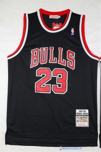 Maillot NBA Pas Cher Chicago Bulls Michael Jordan 23 1997/1998 Noir